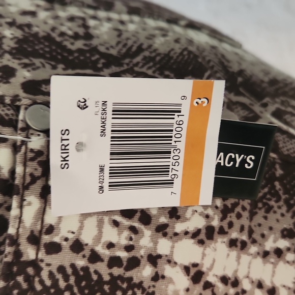 43. NWT Dollhouse snake print mini skirt, Size 26/3 - Picture 4 of 5